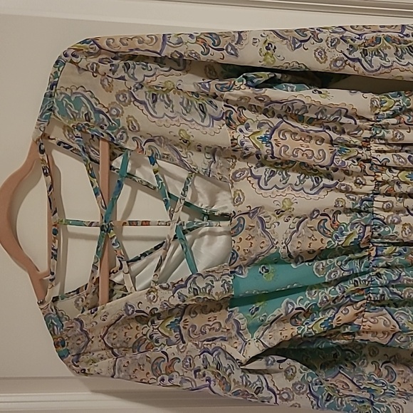 3/$27 Boohoo printed maxi dress - Picture 5 of 6